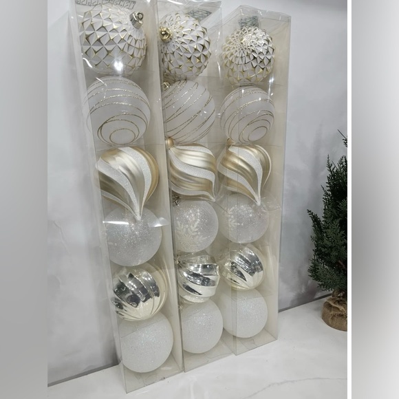 6" Christmas White & Gold Glitter Glass Ball Ornaments 3 SETS OF 18 TOTAL - Picture 8 of 9